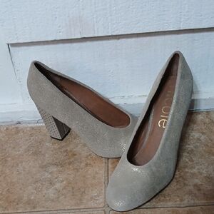 Nicole Elegant Beige Heels